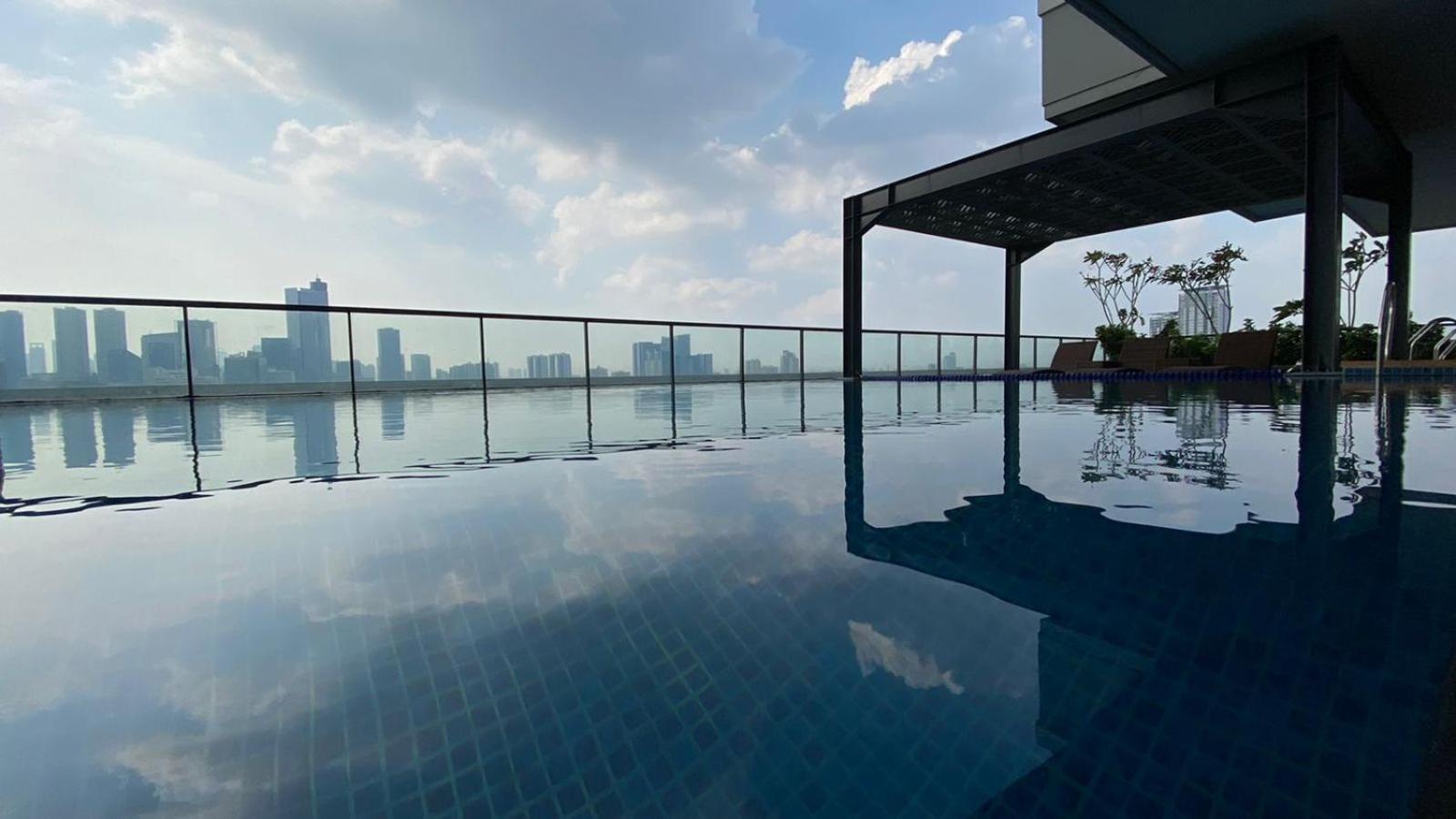 Apartment And Comfortable 2br At Samara By Travelio